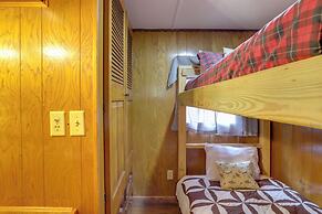 Greers Ferry Lake Escape: Cabin w/ Pool Access