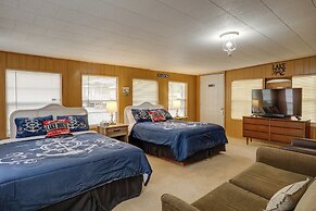 Greers Ferry Lake Escape: Cabin w/ Pool Access