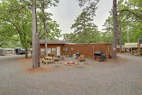 Greers Ferry Lake Escape: Cabin w/ Pool Access