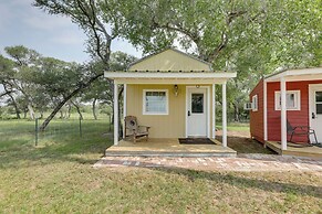 5 Mi to Splashway Waterpark: Cabin in Rock Island