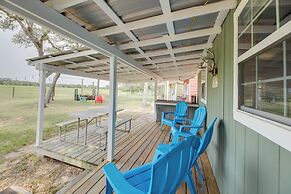 5 Mi to Splashway Waterpark: Cabin in Rock Island