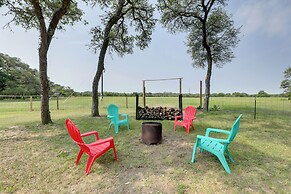 5 Mi to Splashway Waterpark: Cabin in Rock Island