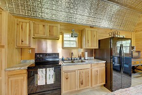 5 Mi to Splashway Waterpark: Cabin in Rock Island
