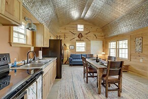 5 Mi to Splashway Waterpark: Cabin in Rock Island