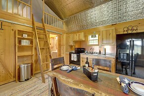 5 Mi to Splashway Waterpark: Cabin in Rock Island