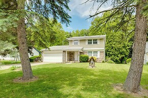 1 Mi to Freer Field: Ashland Home w/ Yard!