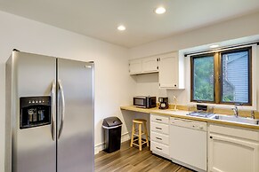 1 Mi to Freer Field: Ashland Home w/ Yard!