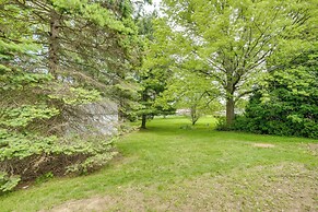 1 Mi to Freer Field: Ashland Home w/ Yard!