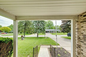 1 Mi to Freer Field: Ashland Home w/ Yard!