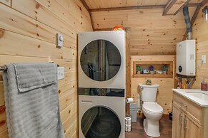 1/2 Mi to Ruby River: Cabin w/ Trail Access!