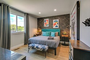 Skyline Views: Nashville Townhome 3 Mi to Broadway