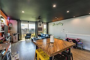 Skyline Views: Nashville Townhome 3 Mi to Broadway