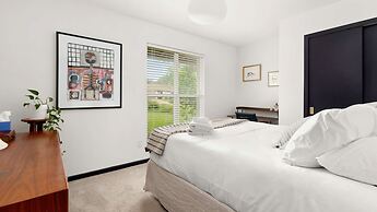 Upstay Contemporary 4BR Family Home With Garden