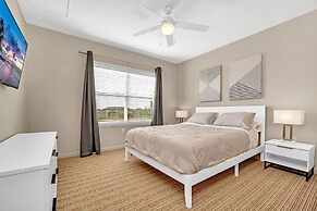 Modern Pet-friendly 2BR Condo6 Mins From Disney