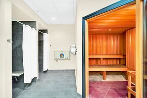 Family Condo Near Disney w Pool & Gympets Welcome