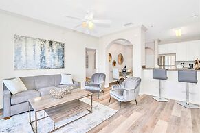 Family Condo Near Disney w Pool & Gympets Welcome