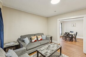 Cozy Upper Flat Minutes From Niagara Falls 3 Bedroom Apts