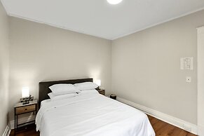 Cozy Upper Flat Minutes From Niagara Falls 3 Bedroom Apts