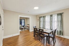 Cozy Upper Flat Minutes From Niagara Falls 3 Bedroom Apts