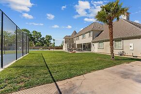 The Country House 6 Bedroom Home