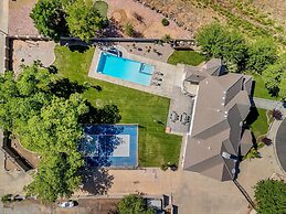 The Country House 6 Bedroom Home