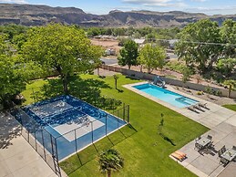 The Country House 6 Bedroom Home