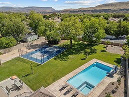 The Country House 6 Bedroom Home