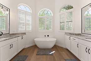 The Country House 6 Bedroom Home