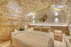 Central Historic Loft by Architect, Near Louvre
