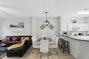 Disney Charm, Steps From Pool and Clubhouse!