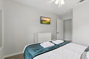 Disney Charm, Steps From Pool and Clubhouse!