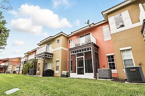 Disney Charm, Steps From Pool and Clubhouse!