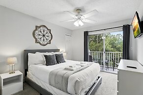 Disney Charm, Steps From Pool and Clubhouse!