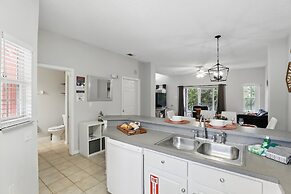 Disney Charm, Steps From Pool and Clubhouse!