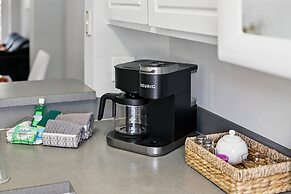 Disney Charm, Steps From Pool and Clubhouse!