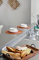 Disney Charm, Steps From Pool and Clubhouse!