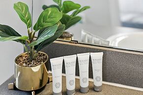 Disney Charm, Steps From Pool and Clubhouse!