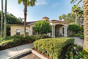 Disney Charm, Steps From Pool and Clubhouse!