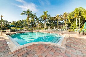 Disney Charm, Steps From Pool and Clubhouse!