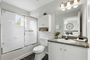 Disney Charm, Steps From Pool and Clubhouse!