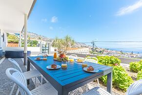 Vale Formoso 1 by Atlantic Holiday