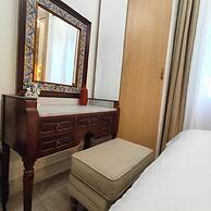 House with 9 private rooms
