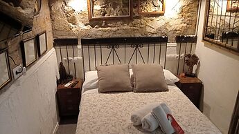 House with 9 private rooms