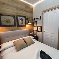 House with 9 private rooms