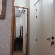 House with 9 private rooms