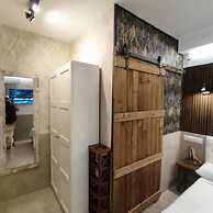 House with 9 private rooms