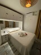 House with 9 private rooms