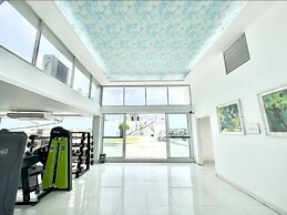 330sqft 3 Modern Stay with Sauna Pool