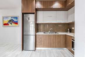 Beachside Modern Apartment