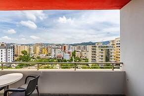 Beachside Modern Apartment